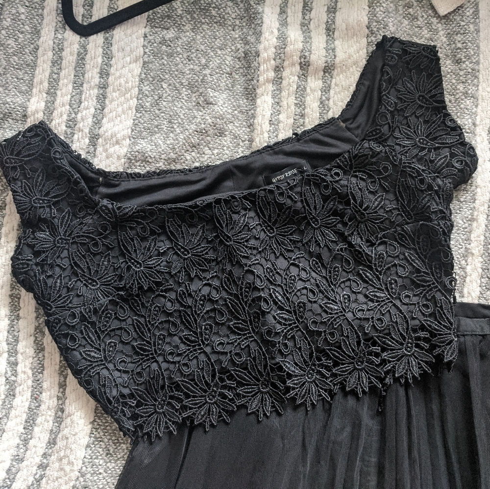 TWO PIECE BLACK FORMAL DRESS
